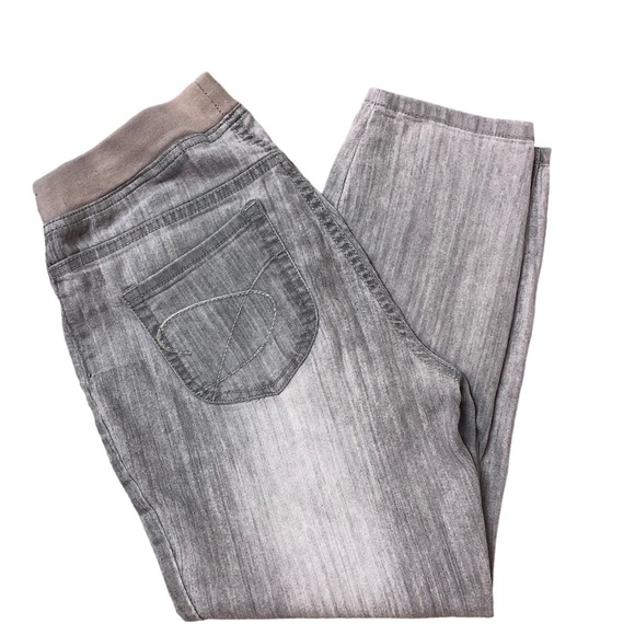 Chico’s Platinum Women’s Pants Pull On Jean Style Distressed Fabric Gray - Picture 2 of 5